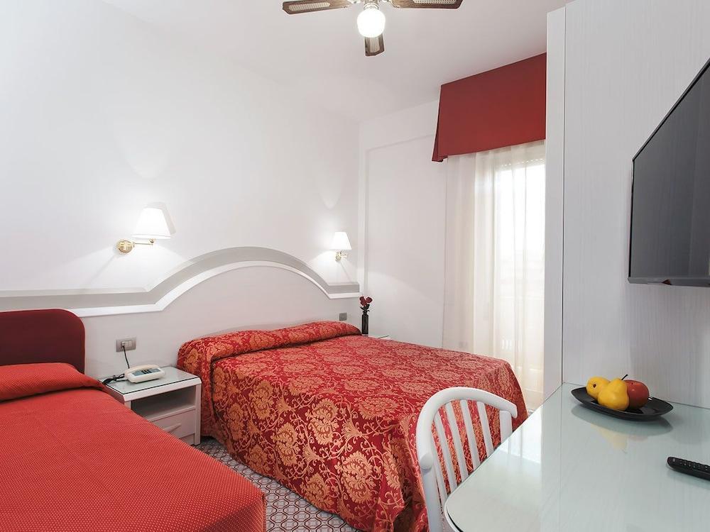Hotel Caravelle Cesenatico Dış mekan fotoğraf